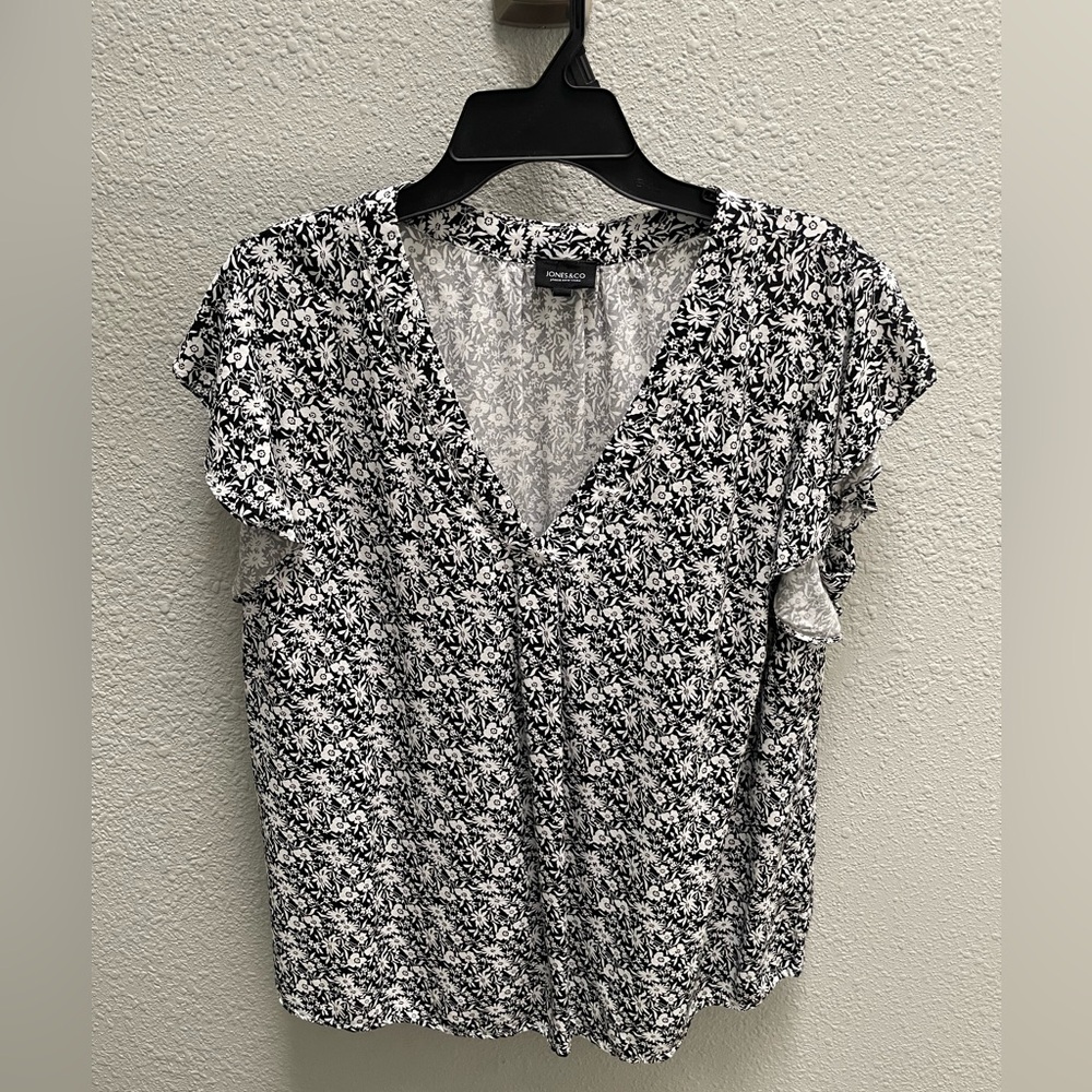 Jones & Co New York Black and White Floral Blouse - Size 1X - LIKE NEW